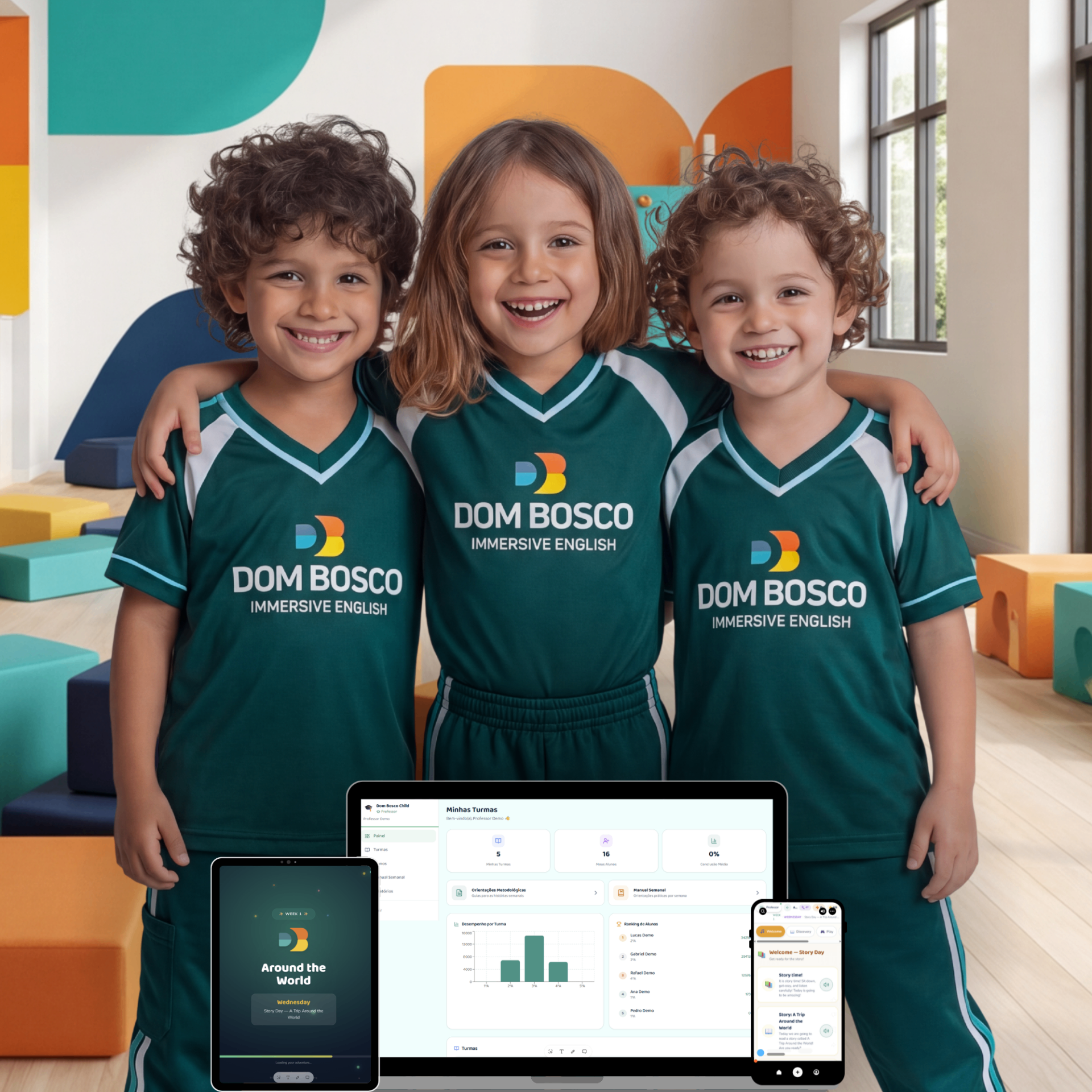 Três crianças em uniforme Dom Bosco Immersive English